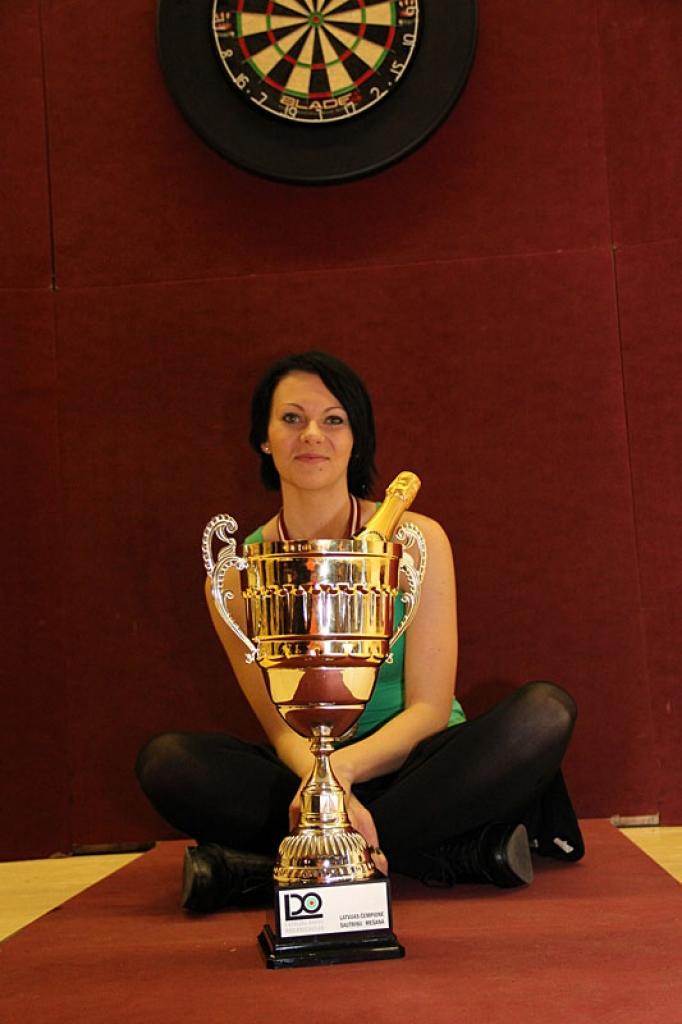  Individuālajās sacensībās savu pirmo čempiones titulu izcīnīja lizumniete Elīna Putniņa, kas pārstāv Smiltenes Darts klubu. 
Autors: No personiskā albuma