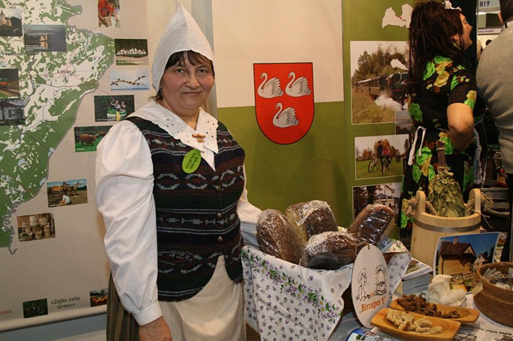 Autors: No personiskā albuma,