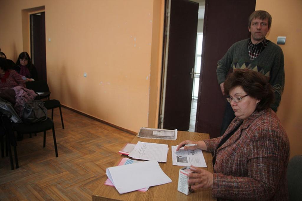 Gulbenes novada vēlēšanu komisiju pārstāvji tikās otrdien, lai pārrunātu par dažādiem organizatoriskajiem jautājumiem tautas nobalsošanas nodrošināšanā 18.februārī.
Autors: Gatis Bogdanovs