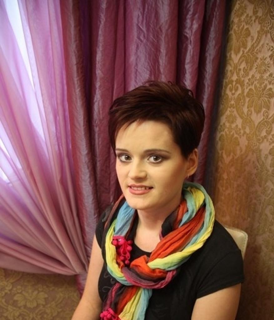 Šoreiz sešas stundas ilgo pārvērtību prieku baudīja gulbeniete Iveta Straustiņa. Pieteikuma vēstulē Iveta raksta, kas neriskējot, tas nevinnējot. “Tik tiešām, es arī nolēmu riskēt, ja nu kas... Divus gadus un septiņus mēnešus esmu jaunā...