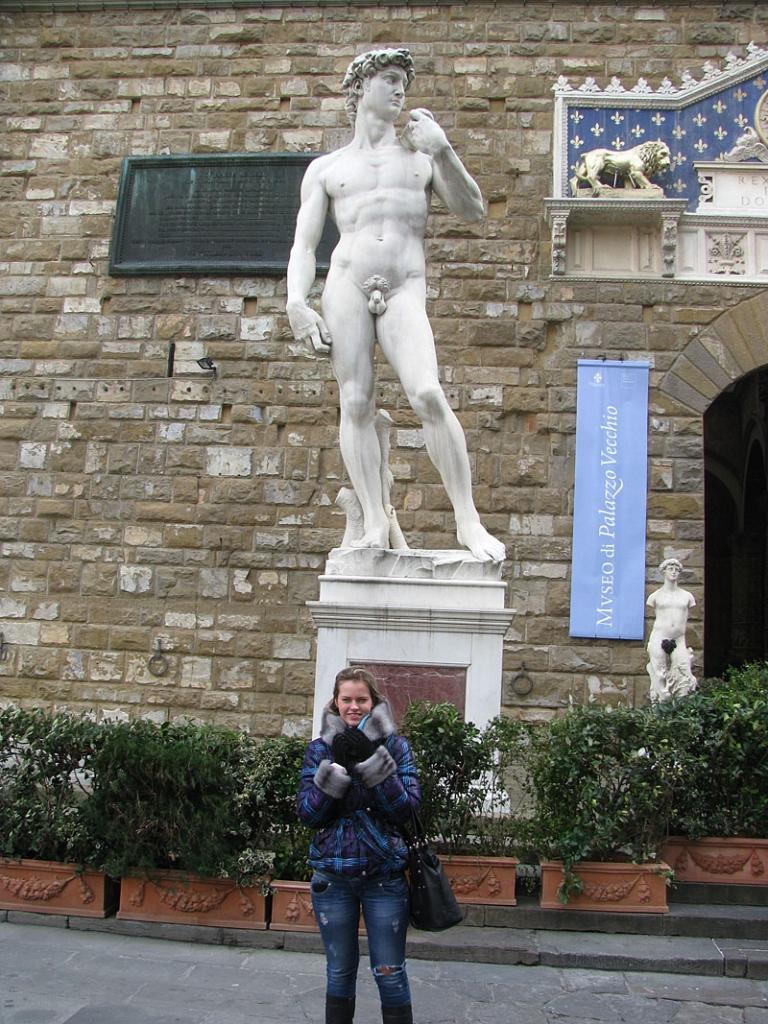 Vanda Kanaviņa pie Mikelandželo 