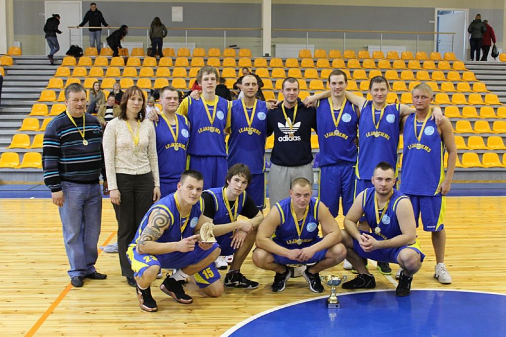 Novada čempionāta basketbolā uzvarētāji - Lejasciema basketbola komanda.
Autors: Ziedonis Lazdiņš