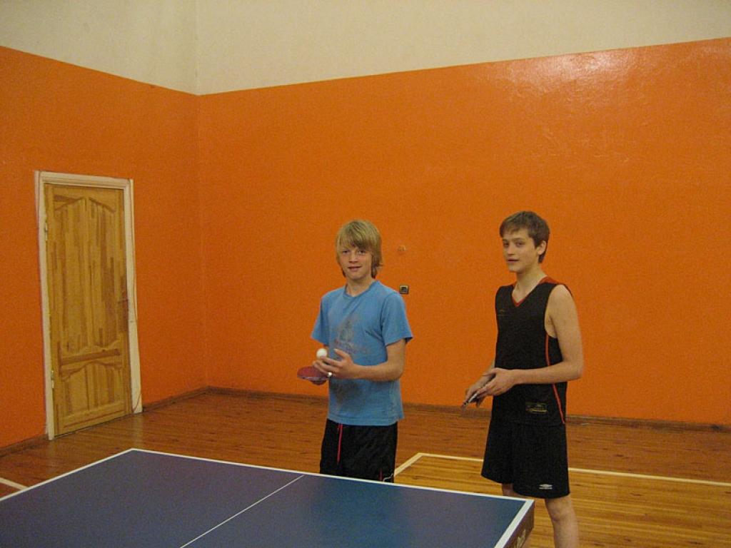 Dalībnieku skaitā bija divas ģimeņu komandas, arī brālēni, pusaudži Niks Brants (no Stariem) un Krišs Mazūrs (no Gulbenes). 
Autors: No personiskā arhīva.