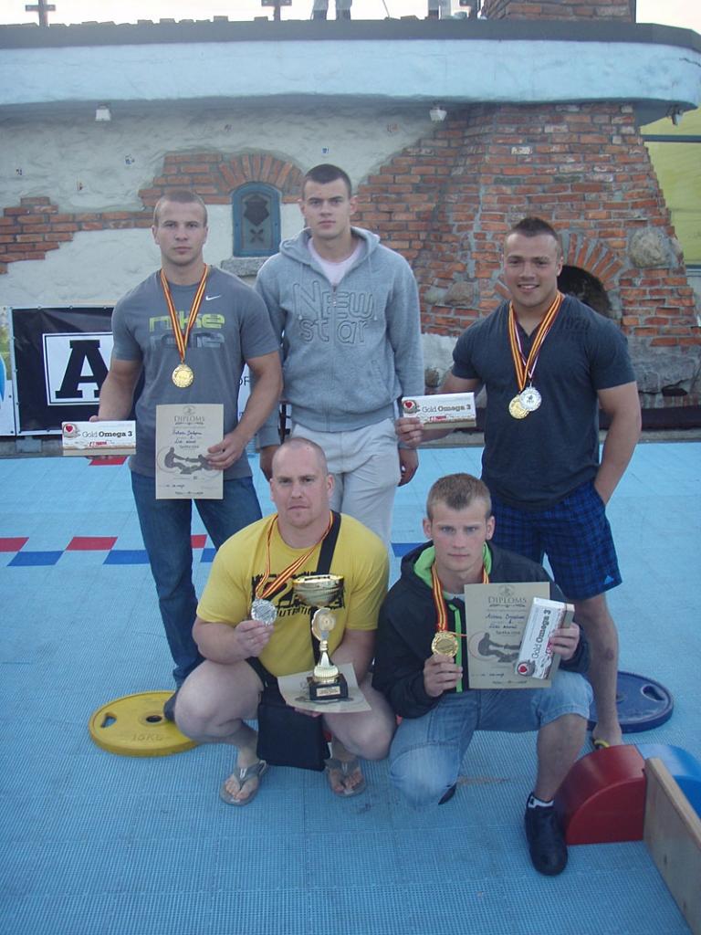 Sporta kluba “Gulbenes K.S.P.” puiši pretiniekiem neatstāja nekādas iespējas, izcīnot uzvaru deviņu komandu konkurencē.
Autors: No personiskā arhīva.