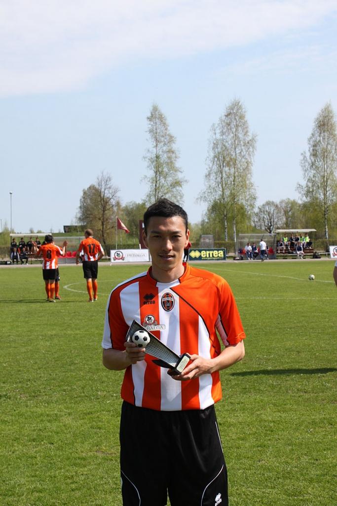 Josuke Saito ir viens no FB 