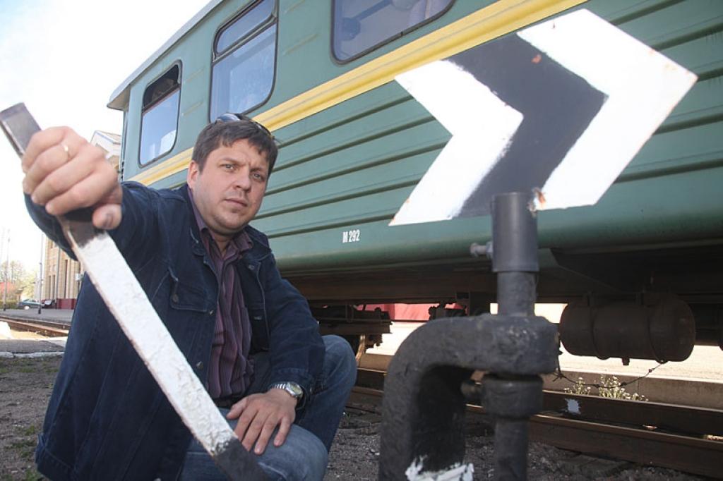 Jaunais SIA “Gulbenes – Alūksnes bānītis” vadītājs  Aldis Kreislers ir 40 gadus vecs rīdzinieks, kurš ir dzimis Kurzemē, audzis Latgalē, skolojies Latvijā un Krievijā. Viņa pirmā profesionālā izglītība – lokomotīves vadītājs. Vēlāk ieguvis maģistra grādu, studējot biznesa vadību Latvijas Universitātē. 
Autors: Gatis Bogdanovs