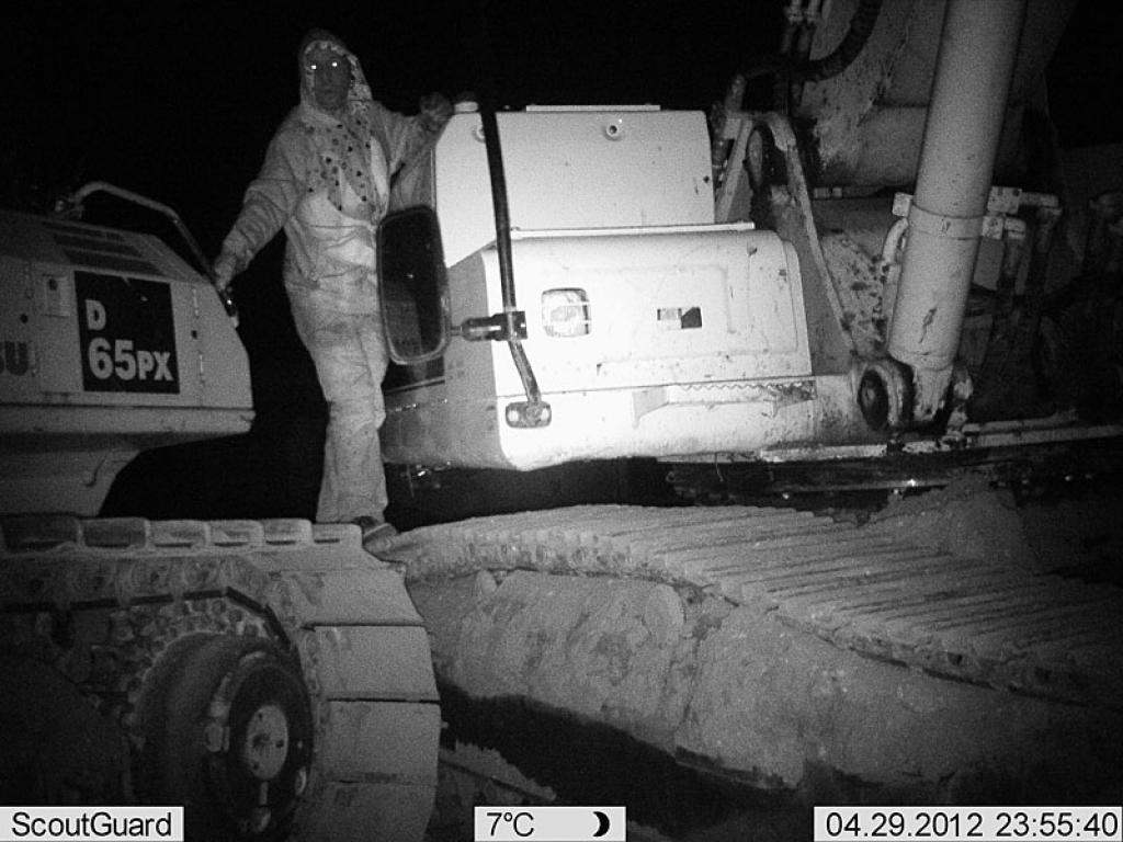 Ja kādam ir informācija par attēlā redzamo personu, lūgums ziņot policijai.
Autors: Foto no videoieraksta.