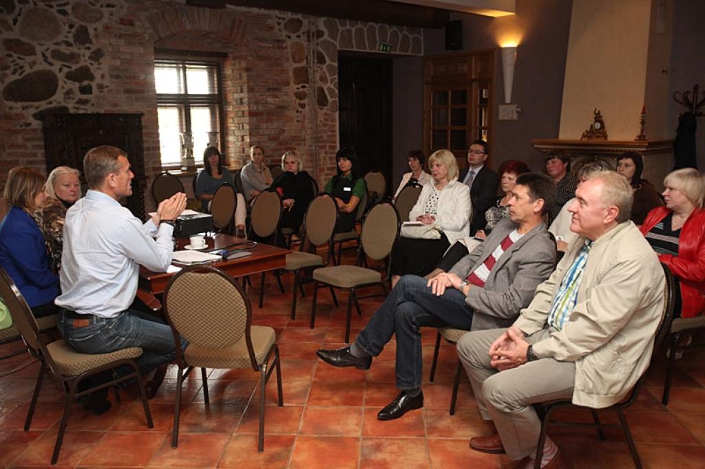 Sanāksmē piedalījās gan mūsu, gan arī citu novadu tūrisma un ēdināšanas uzņēmumu pārstāvji.
Autors: Gatis Bogdanovs