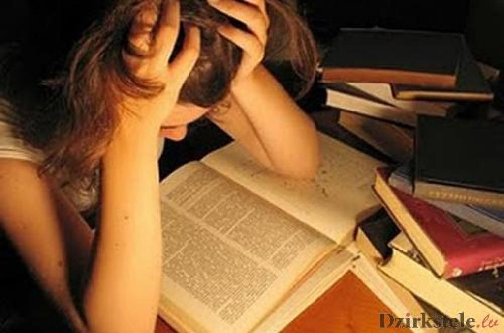 Autors: no interneta