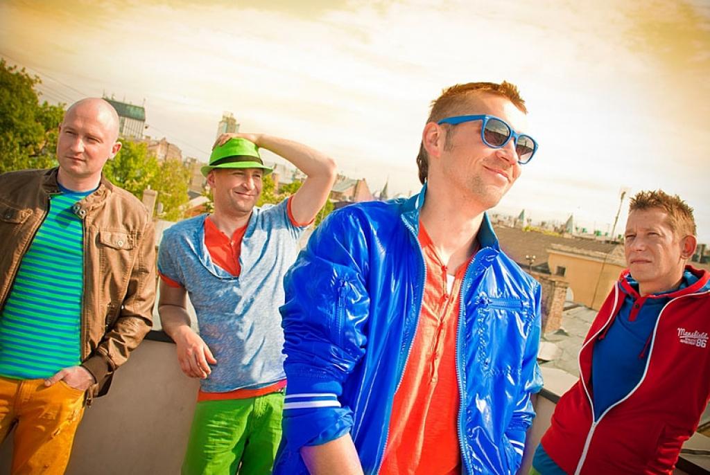 Grupas „Forte” pamatsastāvā ir dziedātājs un eksfabrikants Zix (priekšplānā), mūziķis Jānis Kļaviņš, horeogrāfi un dejotāji Rolands Radionovs un Viktors Bartušs. 
Autors: Publicitātes foto.