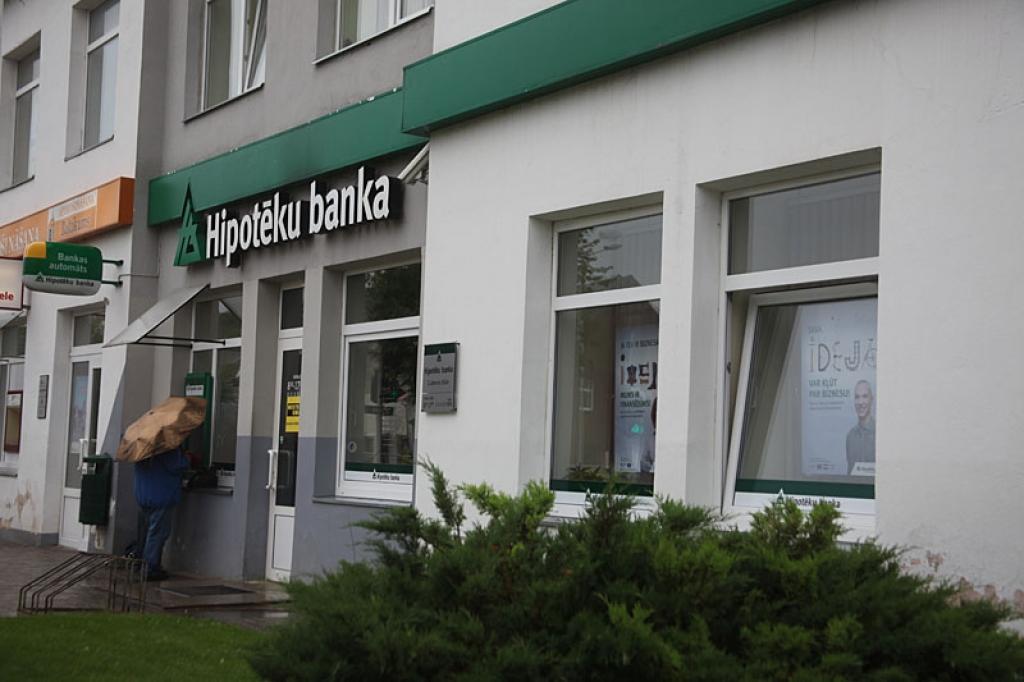 Gulbenē atrodas viena no bankas deviņām reģionālajām filiālēm, kas saskaņā ar šobrīd zināmo informāciju saglabāsies.
Autors: Gatis Bogdanovs