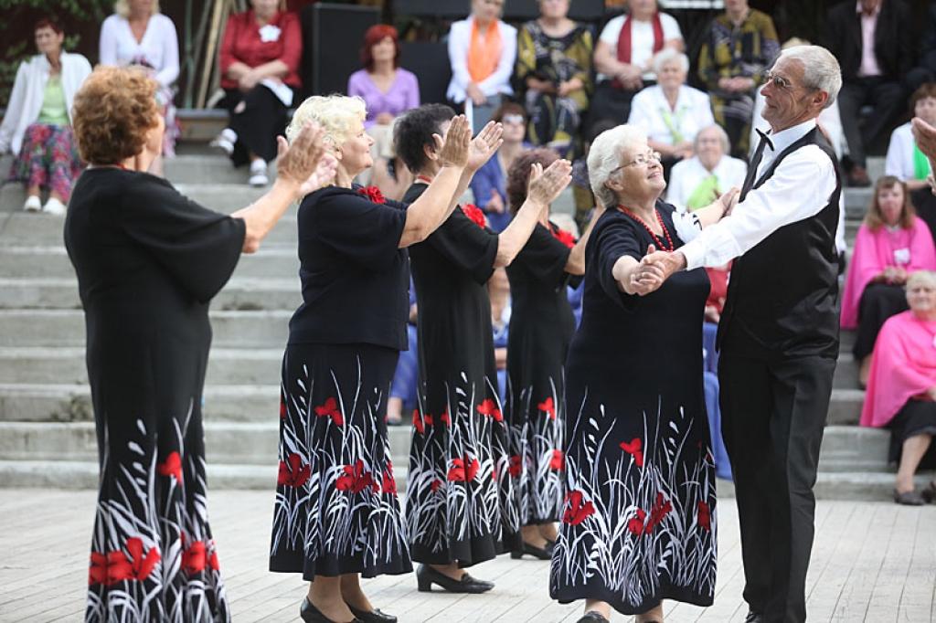 Izskanējuši trešie Gulbenes novada senioru svētki 