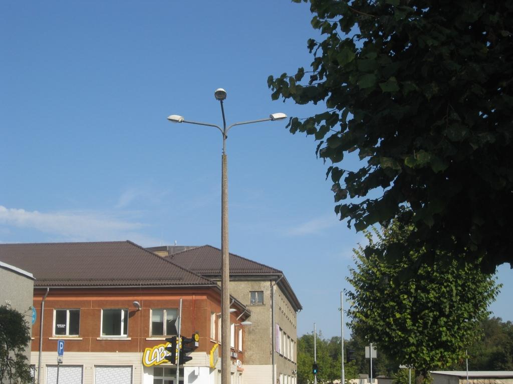 Autors: no interneta