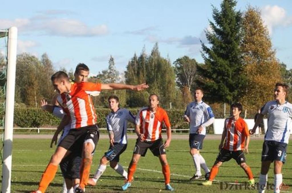 Ģulbenieši spēlē ar FC 