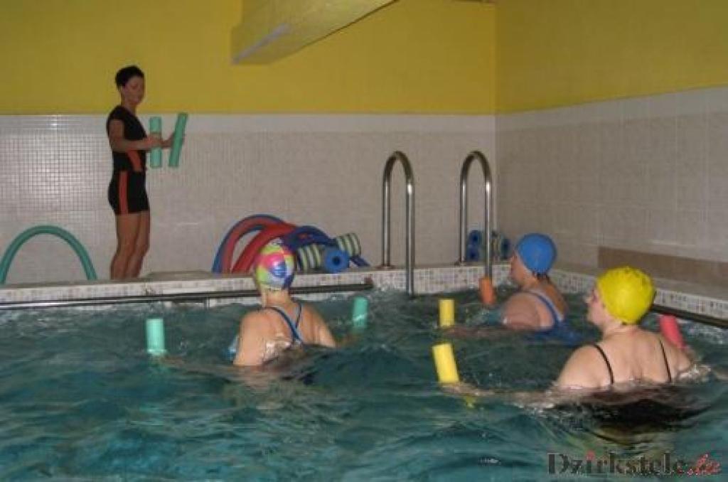  2009.gads. Gulbenes baseins. Ūdens aerobikas nodarbību vada Oniksa Balode.
Autors: Tamāra Ulase (no 