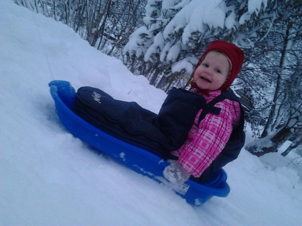 Mūsu gadu un 10 mēnešus vecā Ance jūtas ļoti labi, no malas raugoties uz viņu, nemaz nevar nojaust, kam šī mazā meitene ir „izgājusi cauri
