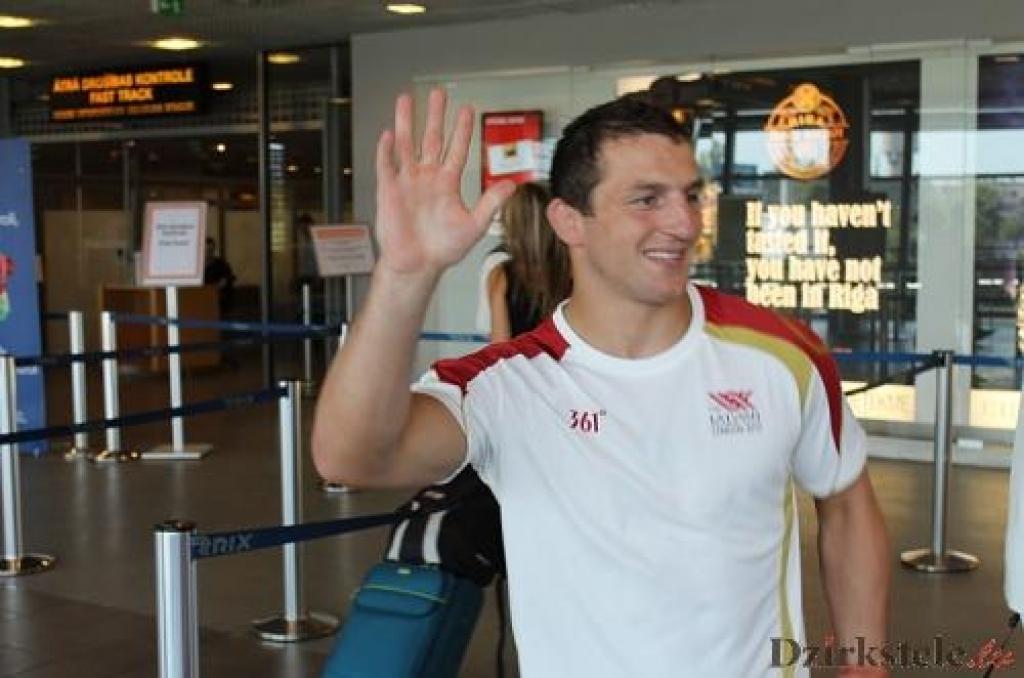 Citos sporta veidos izvirzīts Daumants Dreiškens, Armands Zvirbulis (attēlā - ceļā uz Londonas olimpiādi) un Andris Leišavnieks. 
Autors: Gatis Bogdanovs (no arhīva)