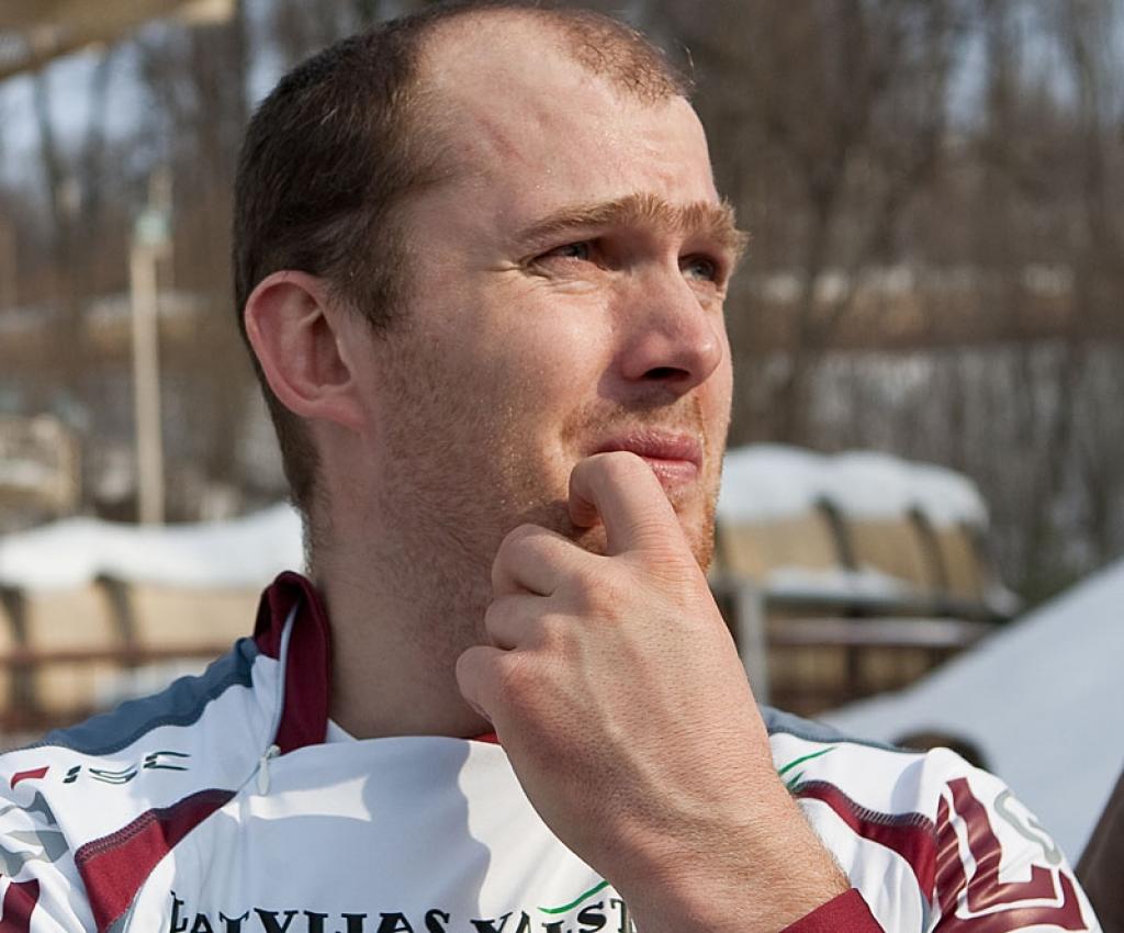 Latvijas bobslejisti šīsnedēļas nogalē aizvadīs jau ceturto Pasaules kausa izcīņas posmu, bet mūsu novadnieks Edgars Maskalāns tagad sacensības vēro tikai televīzijā.
Autors: No arhīva.