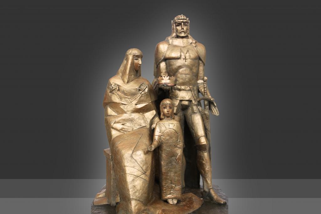 Strauji tuvojas noslēgumam Lietuvas karalim Mindaugam un viņa latgaļu sievai Martai paredzētā pieminekļa tapšanas pirmā stadija, kurā tas tiks darināts mālā
Autors: Jānis Riņķis