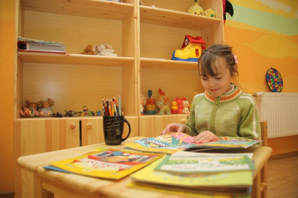 Kamēr vecāki ir aizņemti, atbalsta centra telpās pavadīt laiku var arī viņu bērni.
Autors: Gatis Bogdanovs