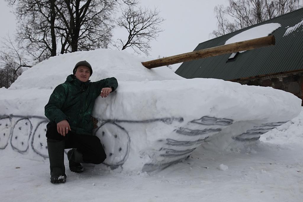 Tā kā sniega tanks nebūs mūžīgs, tad Einārs priecājas, ka par atmiņu paliks vismaz fotogrāfijas.
Autors: Gatis Bogdanovs
