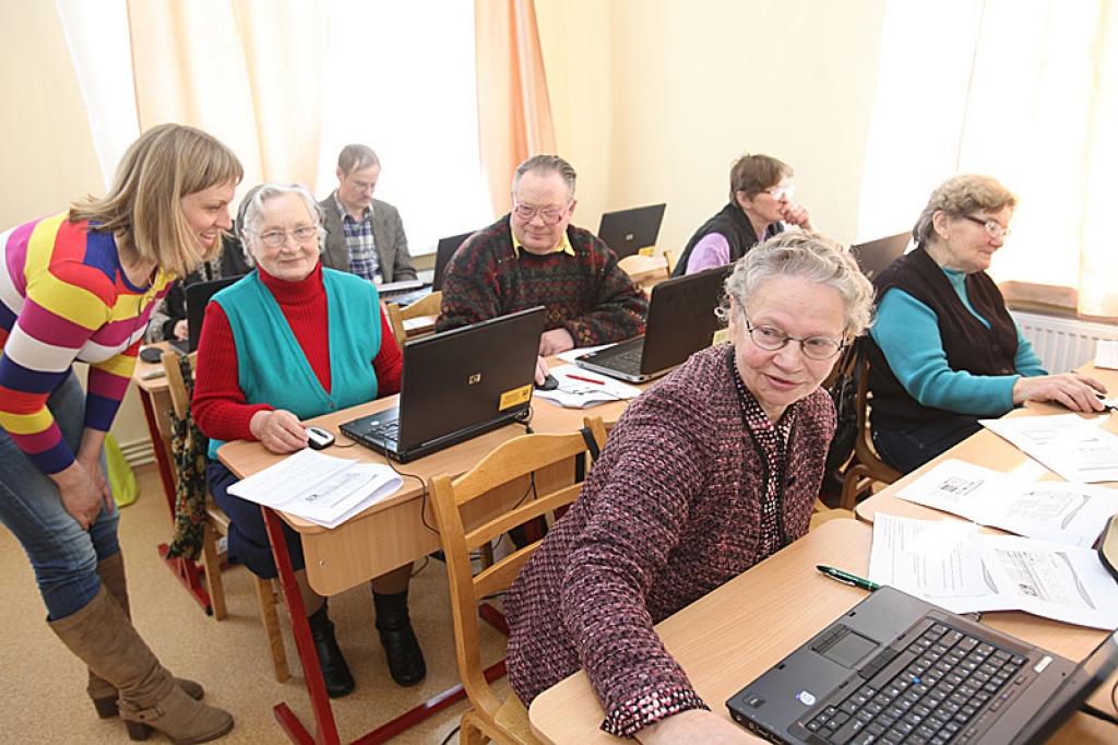Litenes seniori šonedēļ jaunajā mācību un iniciatīvu centrā apgūst datoriemaņas, taču tiek plānotas jau arī citas aktivitātes.
Autors: Gatis Bogdanovs