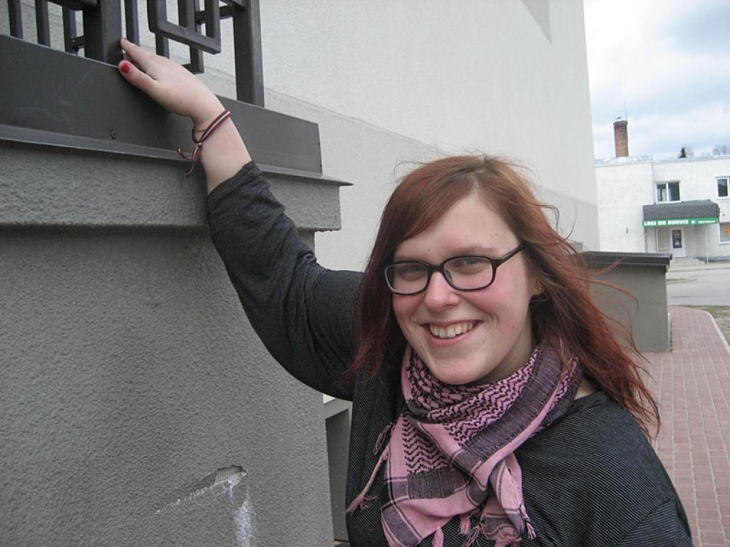 Skolā jaunieši ne tikai mācās, bet dzīvo un kļūst pieauguši. Par to savā lugā “Diskomfortālais kaifs” stāsta Gulbenes valsts ģimnāzijas 12.klases skolniece Ance Jolanta Lauva-Salnāja. 
Autors: Diāna Odumiņa