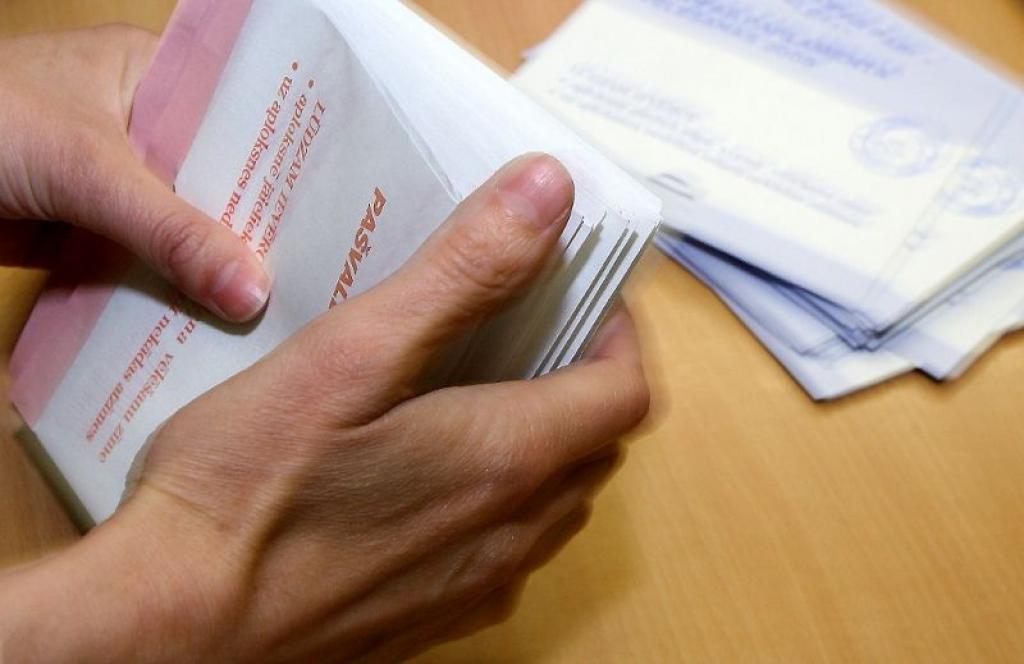 Autors: No interneta