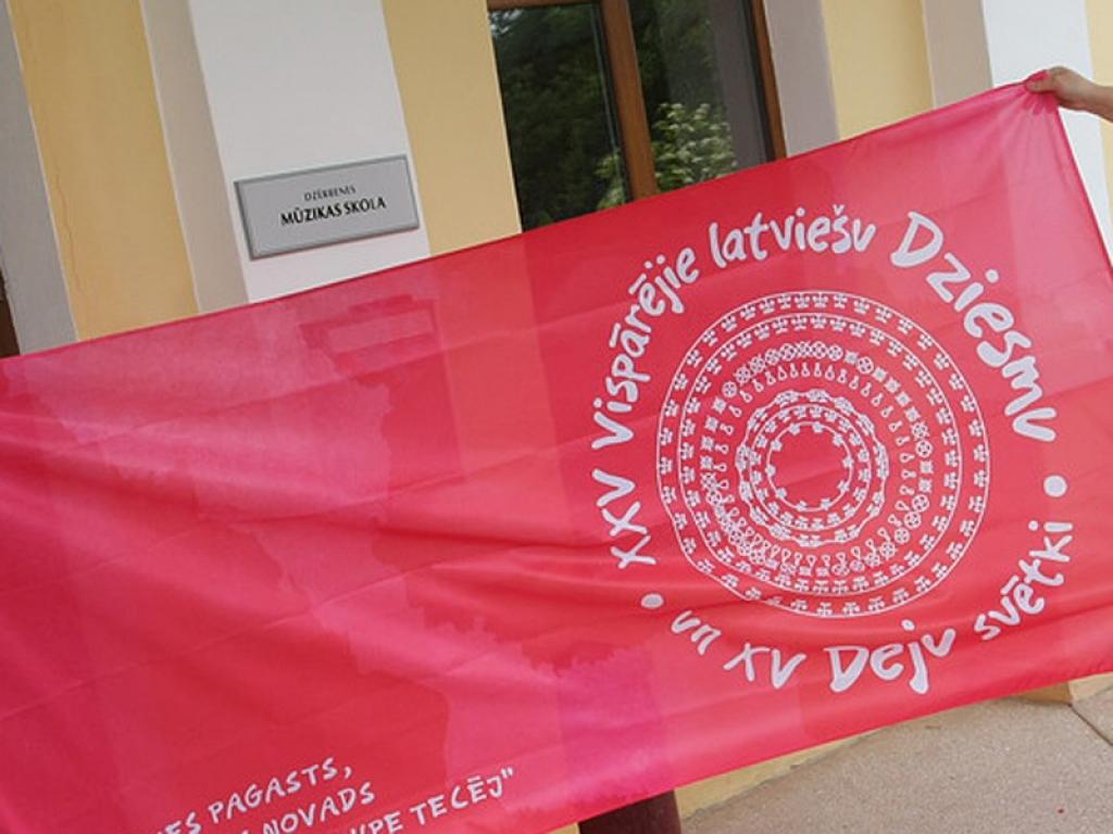 Autors: No interneta