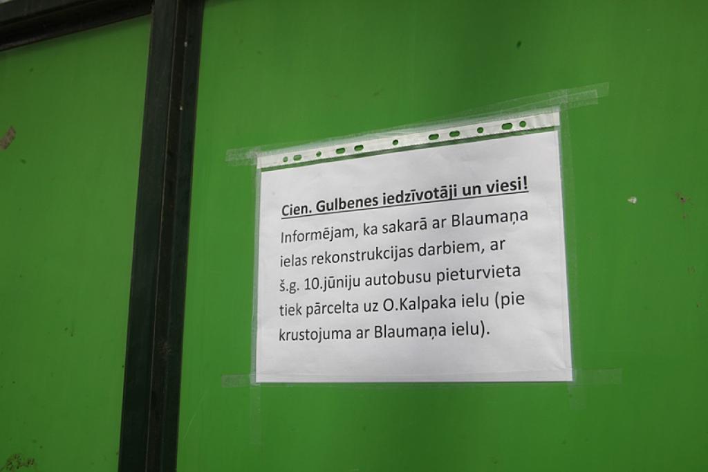 Pieturvieta no Blaumaņa ielas līdzās lazdu ielai, kurā piestāja autobusi, kas iebrauca pilsētā no balvu puses, tagad ir pārcelta uz O.Kalpaka ielu
Autors: Gatis Bogdanovs