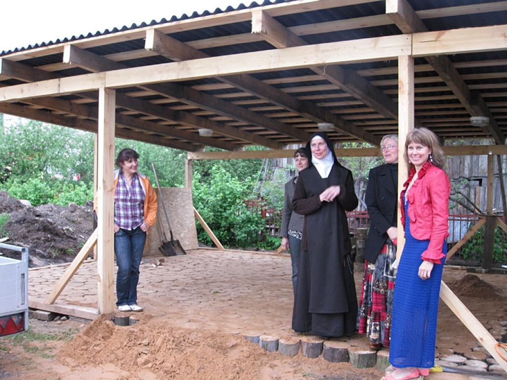 Gulbenes katoļu draudzei jūnis būs daudzu aktivitāšu laiks baznīcā, tās pagalmā un citur. 
Autors: Diāna Odumiņa