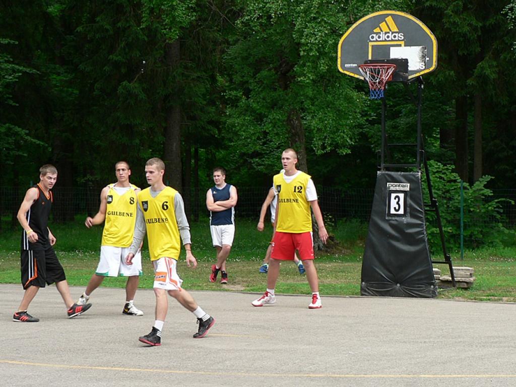 Kungiem 1.vietu pirmajā sacensību kārtā izcīnīja komanda “Gulbenes bosi”.
Autors: No personiskā arhīva 