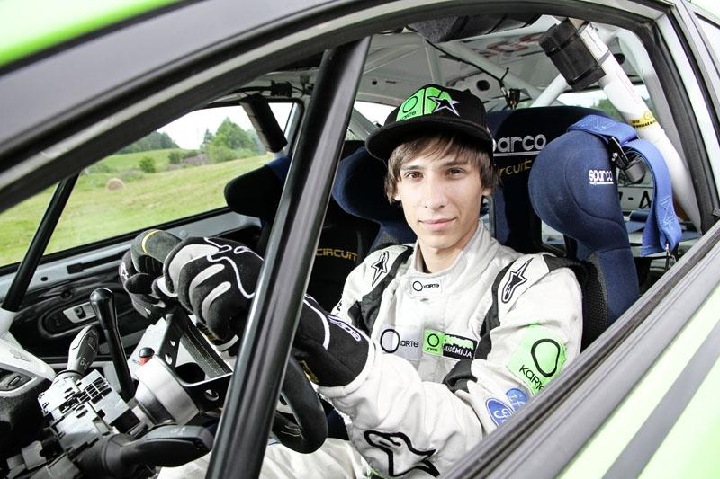 Ralfs Sirmacis ar aizvadīto sacīksti Lietuvā ir apmierināts, jo uzvara ir sasniegta.
Autors: Publicitātes foto.