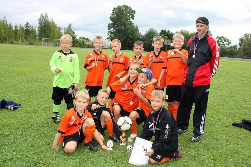 Gulbenes jaunie futbolisti pēc apbalvošanas.
Autors: No personiskā arhīva