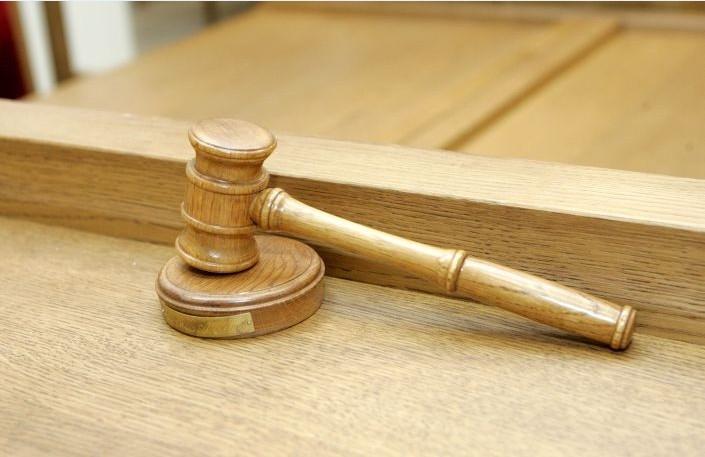 Autors: No interneta