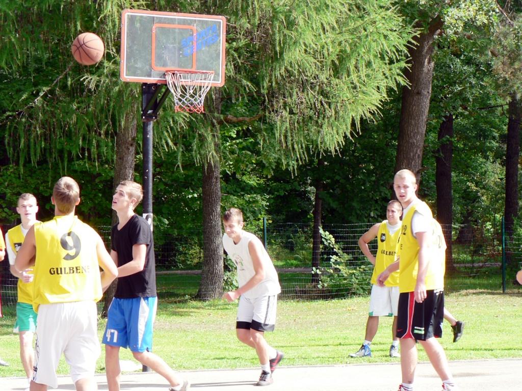 Kopā visos piecos posmos piedalījās 20 vīriešu un 6 sieviešu komandas. Vērtēti tika četri labākie posmi.
Foto: Ziedonis Lazdiņš