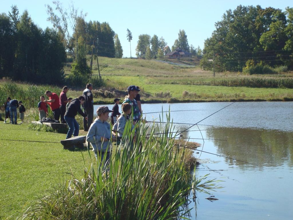 Tēvi uin dēli kopīgi makšķerēja.
Autors: no personiskā albuma