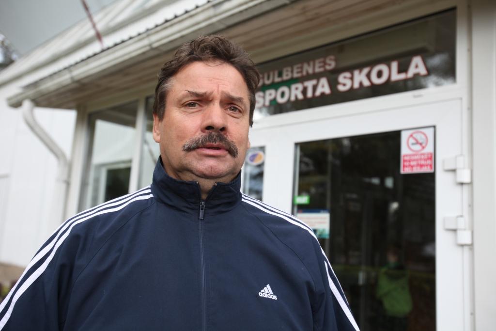 Turpmākos mēnešus Gulbenes bērnu un jaunatnes sporta skolas direktora pienākumu izpildītājs būs Andrejs Andževs. 
Autors: Gatis Bogdanovs