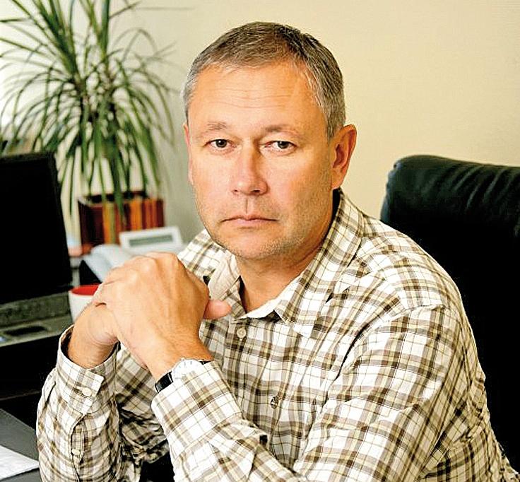 Veselības sistēmu glābj tikai divi faktori. Pirmkārt, tie ir ārsti misionāri, kuri strādā līdz nāvei. Otrkārt, ārsti, kuriem medicīna ir hobijs, uzskata Māris Rēvalds.
Autors: bestriga.com