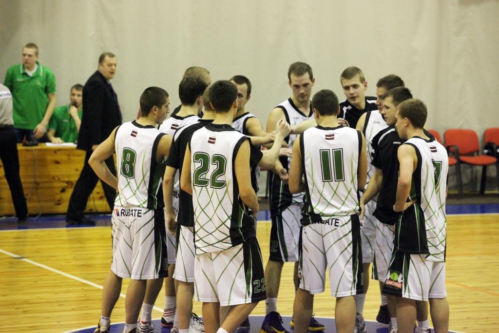 “Gulbenes buki/ BJSS” uzsāk jauno sezonu – komanda ir gatava cīnīties un sasniegt labus rezultātus.  
Autors: no “Dzirksteles” arhīva