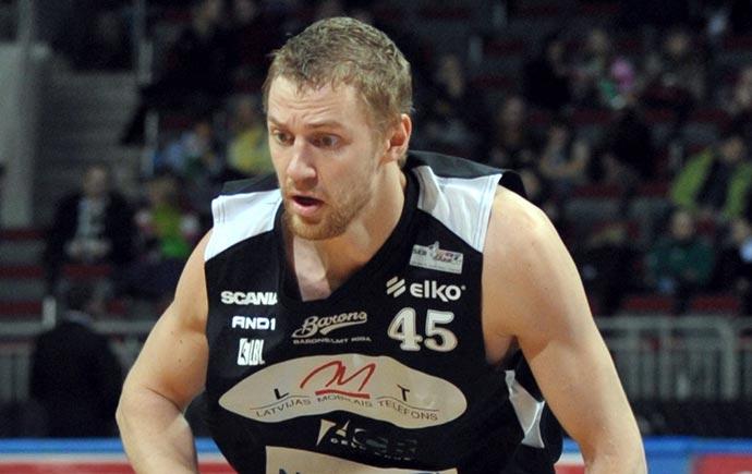 Basketbolists Uģis Viļums, kurš pašreiz ir pierakstīts Latvijas Basketbola līgas (LBL) otrās divīzijas komandā Gulbenes 