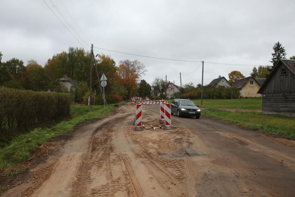 Miera ielas remontdarbi, šķiet, pieklusuši. Vakar dienā, braucot pa šo ielu, jo iela nav slēgta, neredzēja rosāmies būvniekus.
Autors: Evita Brokāne