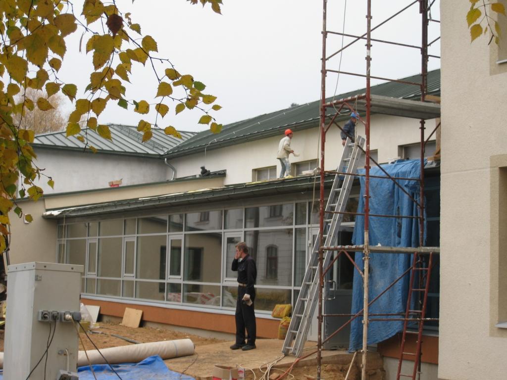 Ne viens vien, ejot pa Skolas ielu garām Gulbenes novada valsts ģimnāzijai, pamanījis, ka pie starpbūves notiek pamatīga rosība, jo būvniecības darbi, kas tika uzsākti vasaras otrajā pusē, turpinās.
Autors: Inita Savicka