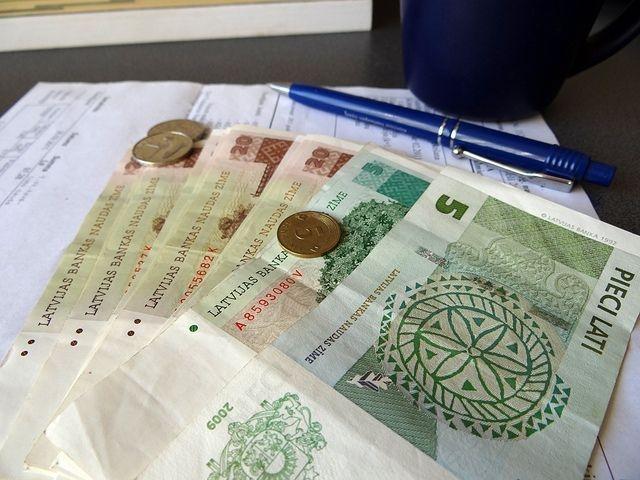 Autors: No interneta