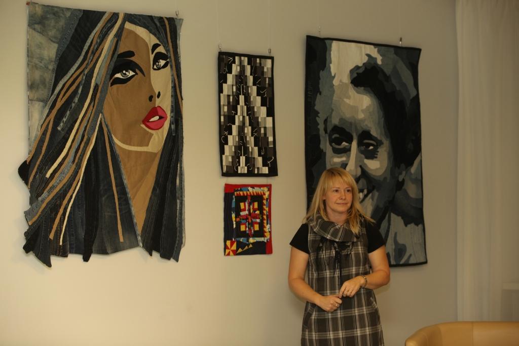 Gulbenietes Ilzes Šuļjas darbu izstāde Gulbenes bibliotēkā būs apskatāma arī novembrī. 	
Autors: Gatis Bogdanovs