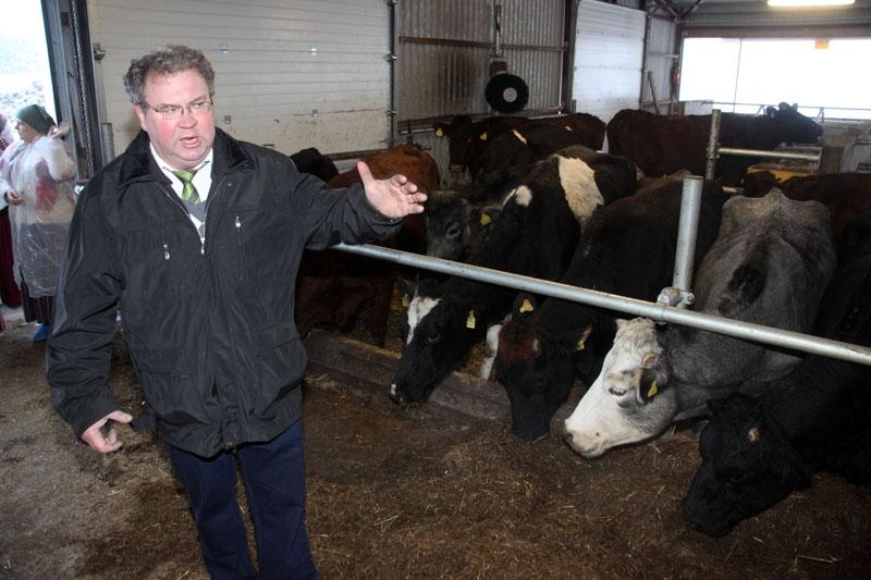 Galgauskas pagasta zemnieku saimniecība “Lācīši” saimnieks Stanislavs Gžibovskis lielfermas atklāšanas dienā 2012.gada nogalē.
Autors: Gatis Bogdanovs (no arhīva)