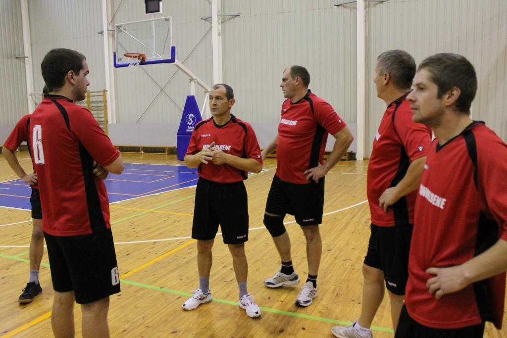 Cīņas volejbola čempionātā ir uzsākusi arī Jaungulbenes komanda. 	
Autors: Ziedonis Lazdiņš