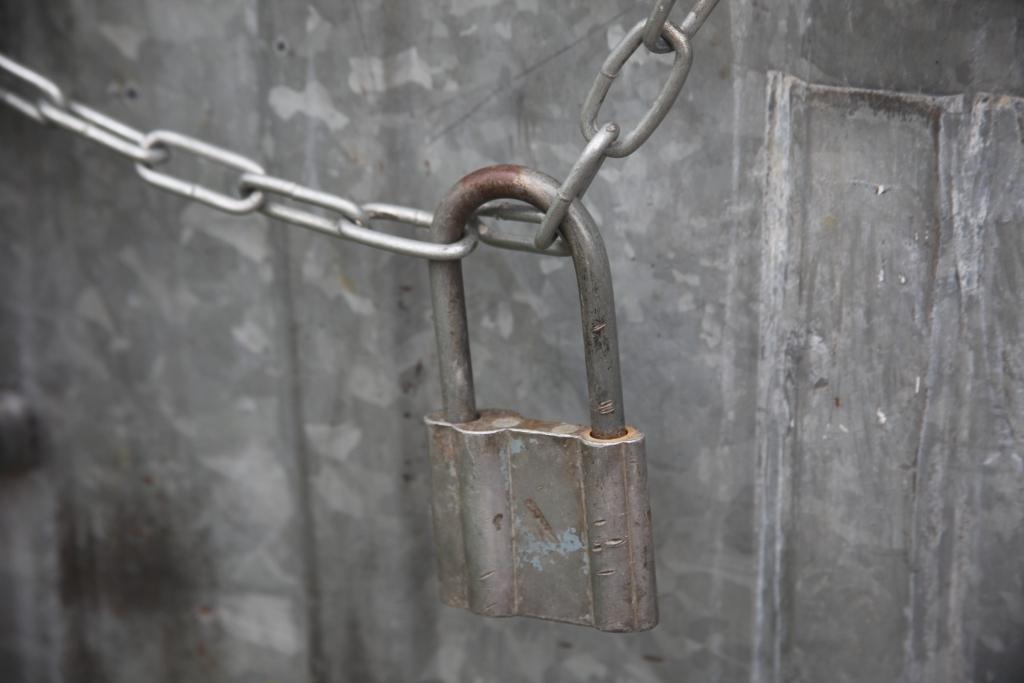 Autors: No interneta