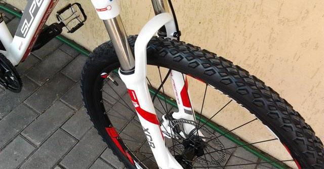 Autors: No interneta