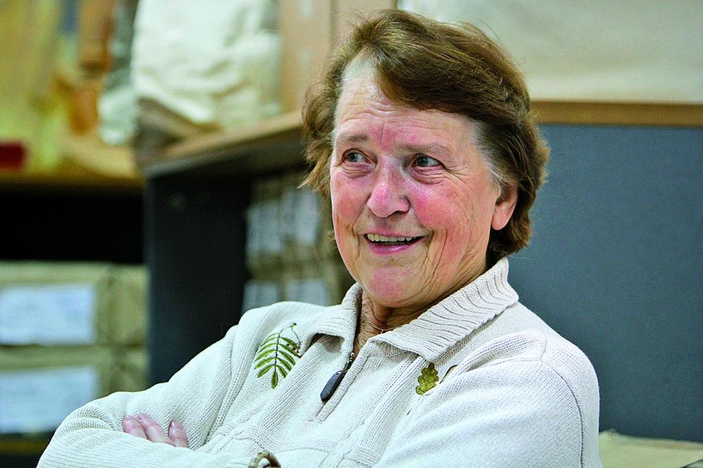 Vija Kreicuma jau vairāk nekā gadu cīnās ar kāju tūsku, ko radījuši limfātiskās sistēmas traucējumi. Spēju kustēties un staigāt viņai palīdz nodrošināt kāju masāža, vingrošana, kā arī regulāras pastaigas. To visu pensionētā skolotāja dara pati saviem spēkiem. 